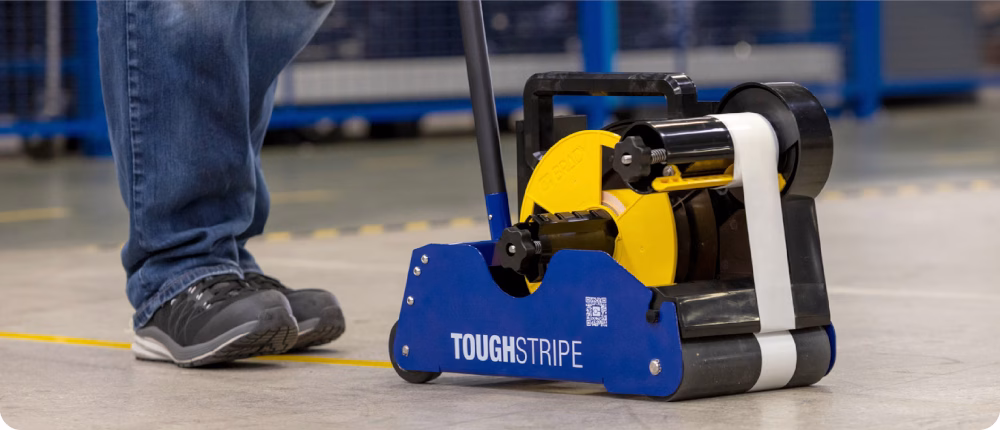Aplicador de cinta para marcaje de suelo ToughStripe: más rapidez y precisión en instalaciones industriales